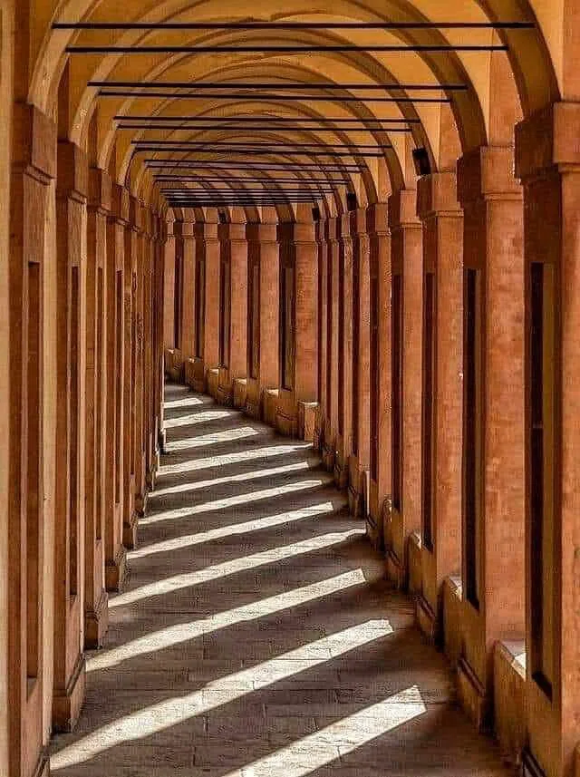 Life Under the Arches: Bologna's 40 Kilometres of Porticoes