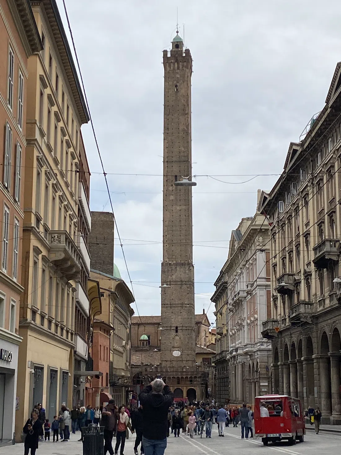 Associazione Amici delle Vie d'Acqua e dei Sotterranei di Bologna, Bologna