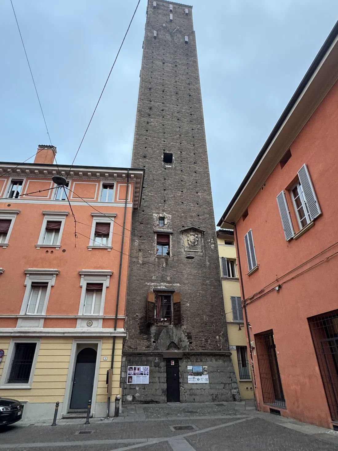 Casa Azzoguidi (Torre Azzoguidi / Torre Altabella), Bologna