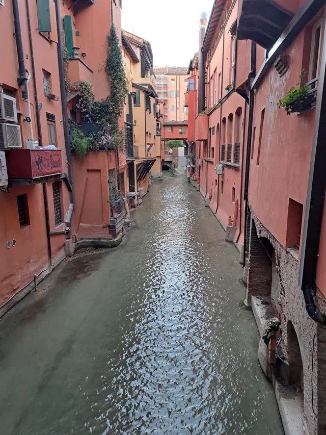 The last open stretch of Bologna's canal, seen from via Piella